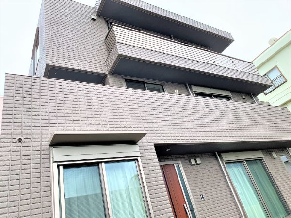 へーベルハウスの3階建て二世帯住宅